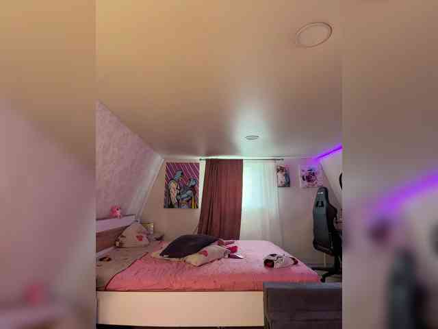 -MaybeBaby-'s chat room