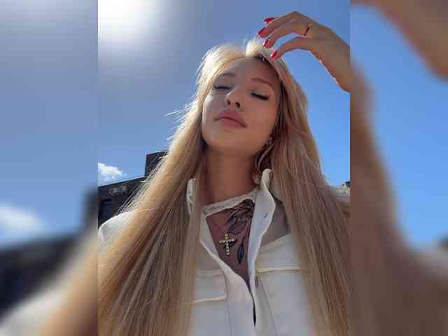 Cristi-Candy's chat room