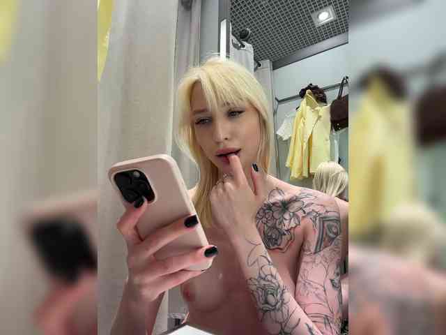 Cristi-Candy's chat room