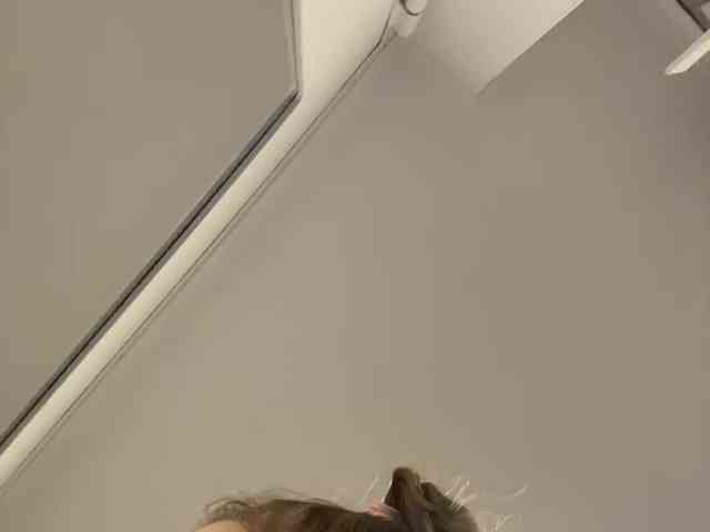 VikkiExtraCheese's chat room
