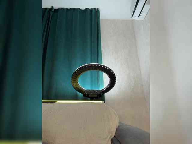 _Ellidi_'s chat room