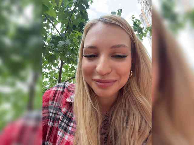 Cristi-Candy's chat room