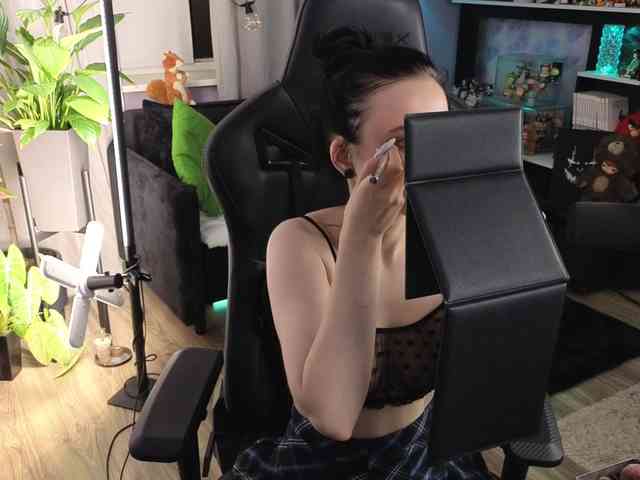 Kira_Li_Lime's chat room