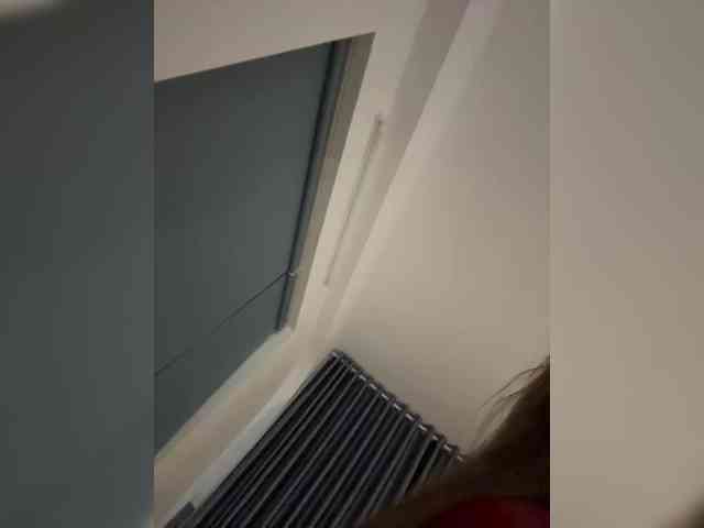 LittleDilara's chat room