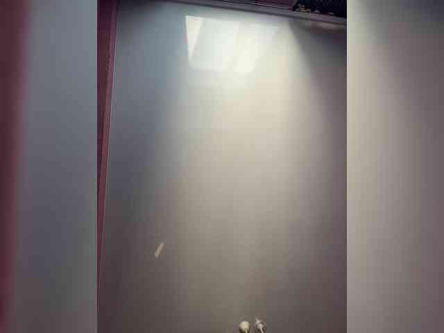 Enchantressss's chat room