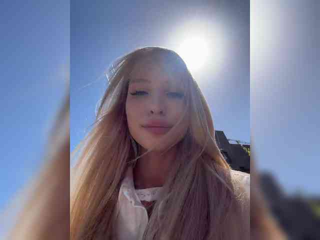 Cristi-Candy's chat room