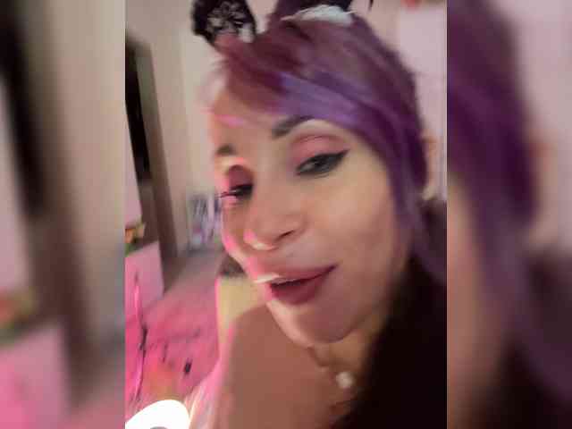 VIP17CoupleDream's chat room