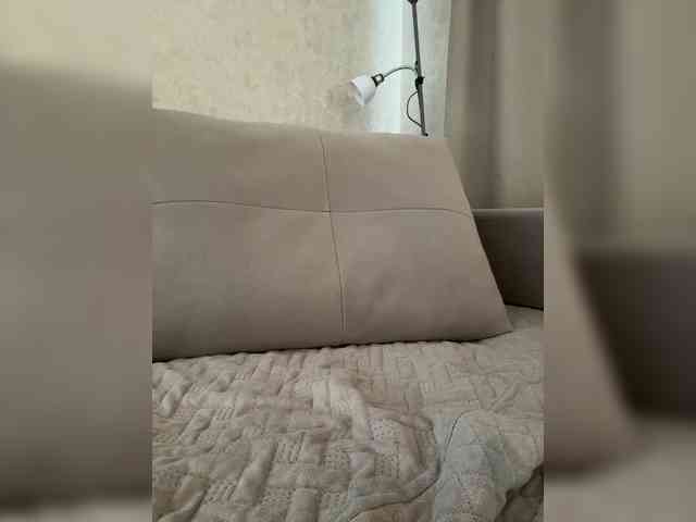 LedyMiya's chat room