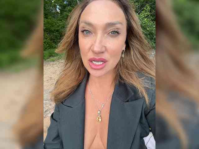 Miss_Stella's chat room
