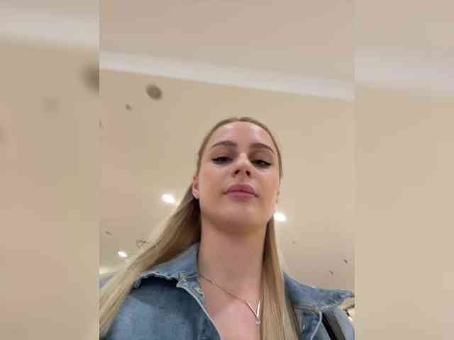 _Katrinka_'s chat room