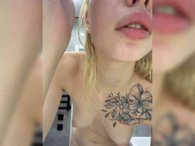 Cristi-Candy's chat room