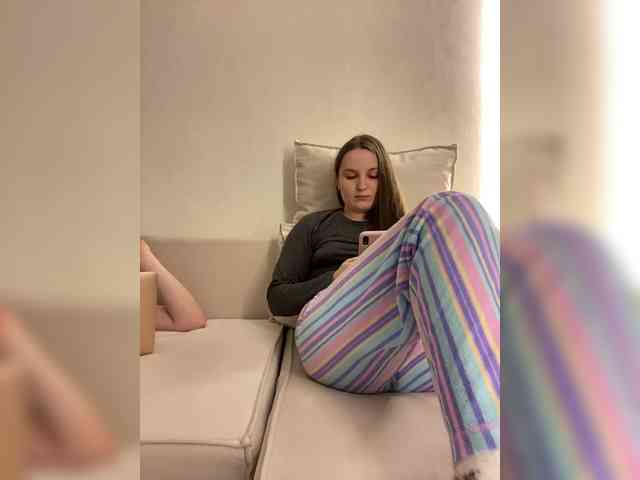 Annafirepussy's chat room