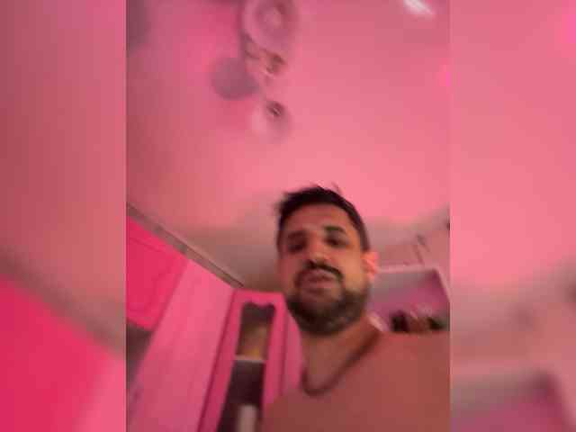 VIP17CoupleDream's chat room