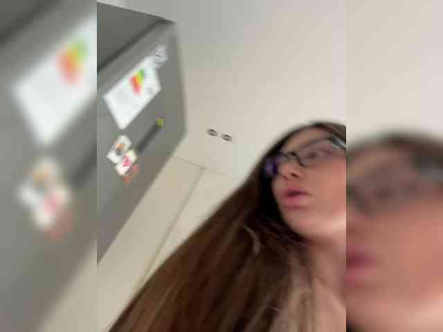 -EmilyBaby-'s chat room