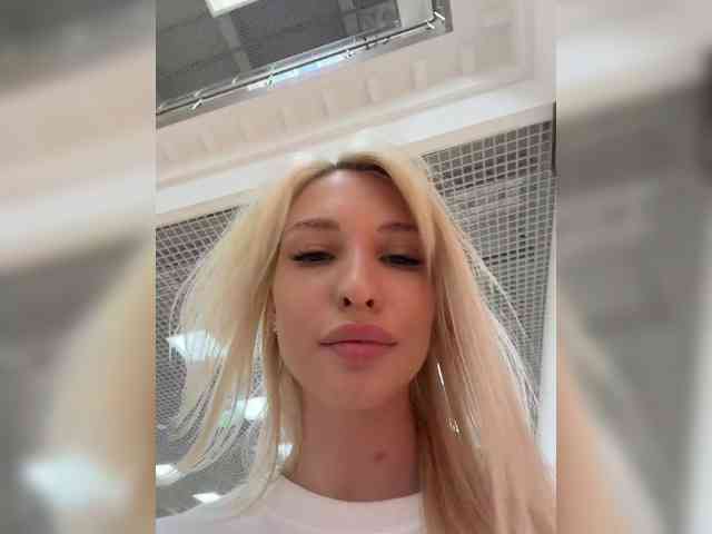 Cristi-Candy's chat room