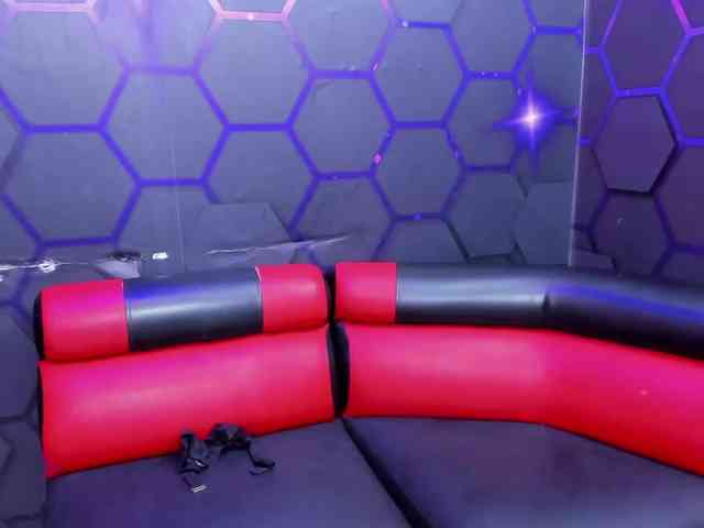 daring_latinavip's chat room