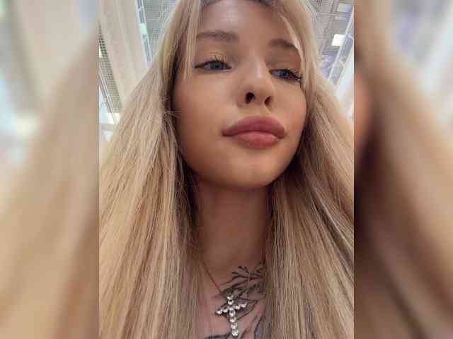 Cristi-Candy's chat room