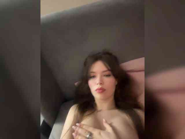 YourLadyyy's chat room