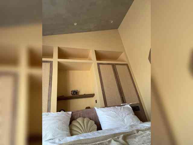 -SATIVA-'s chat room