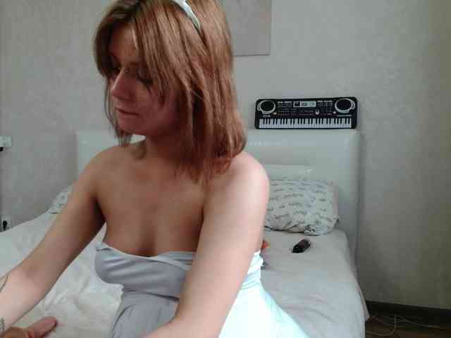 TheSluttyFox's chat room