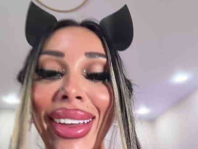 Cristalkate's chat room