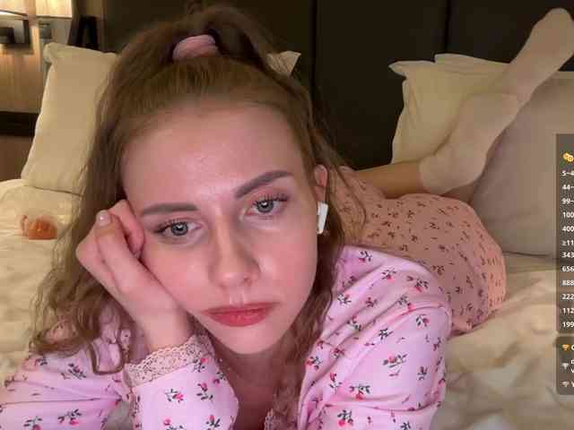 VikkiExtraCheese's chat room