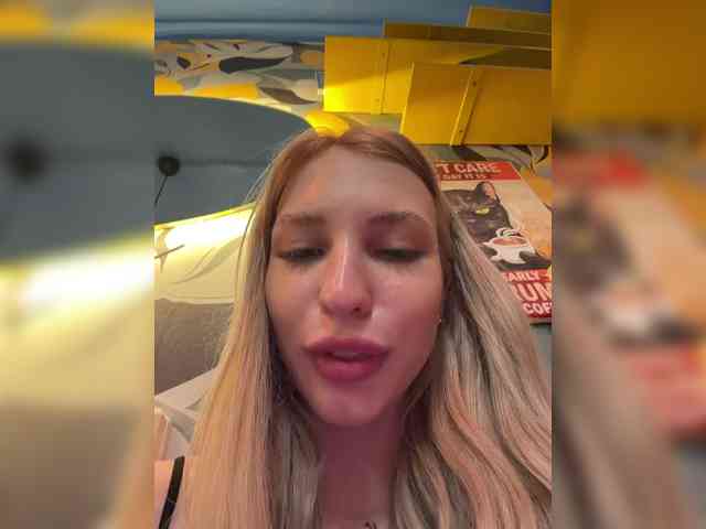 Cristi-Candy's chat room