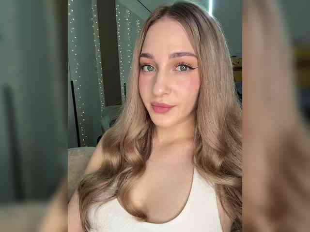 VictoriaBix's chat room