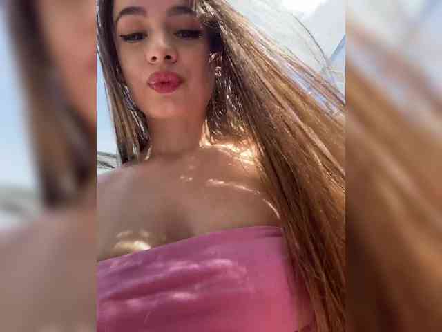 -_-_--------'s chat room