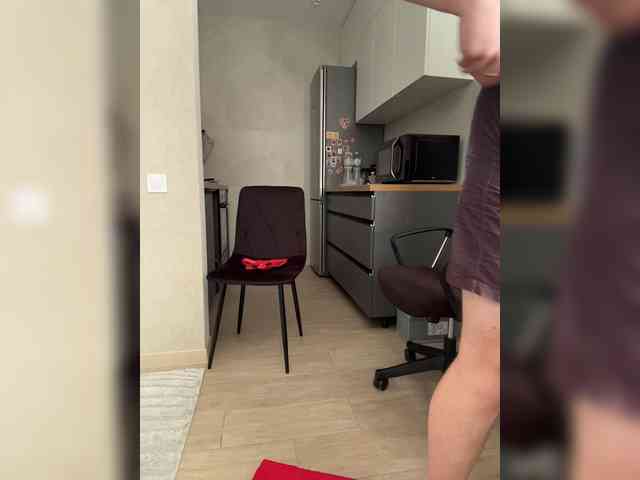 SexyMilf23's chat room