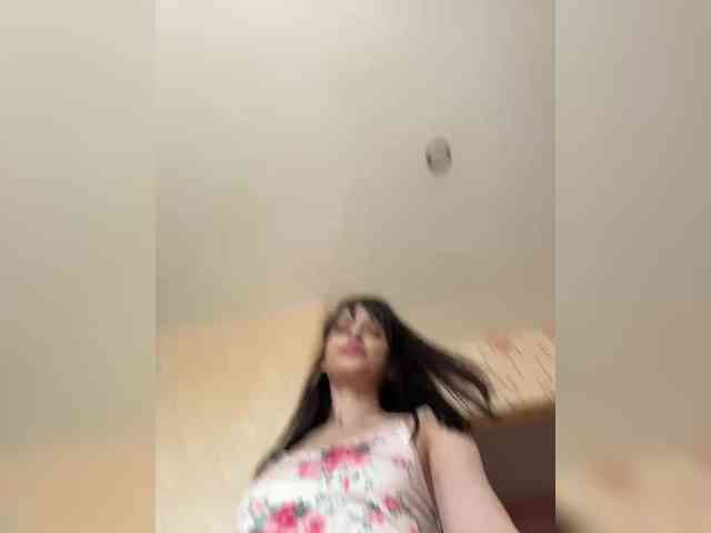 Enchantressss's chat room