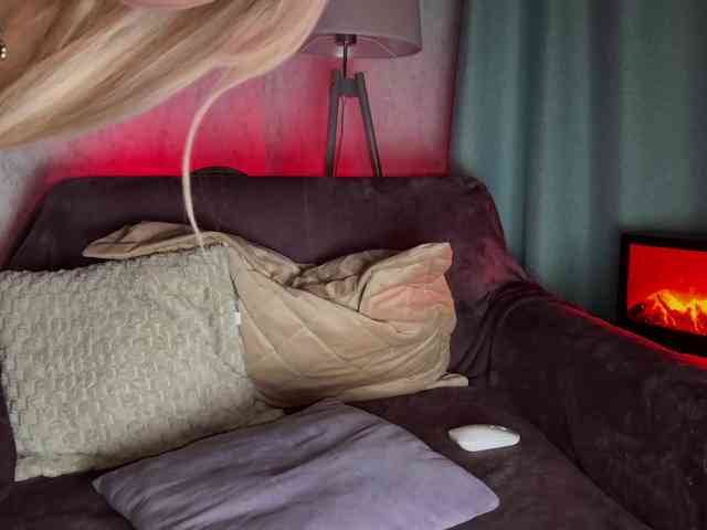 PinkFoxya's chat room