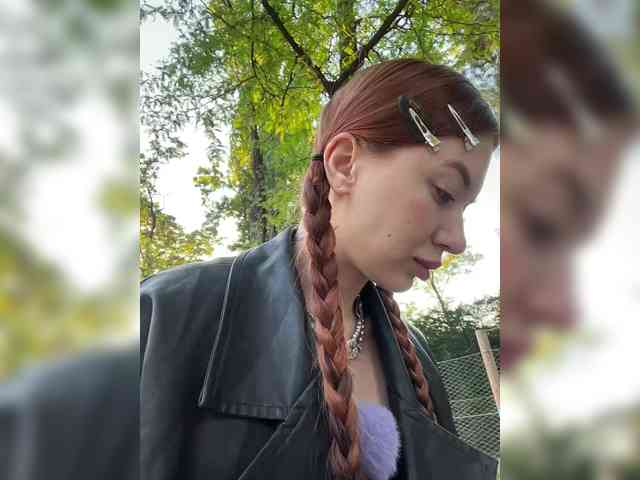 LINA69FEMDOM's chat room