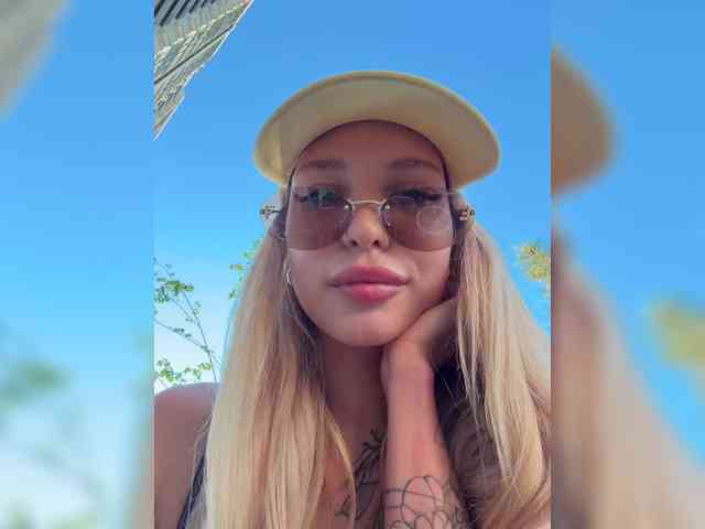 Cristi-Candy's chat room