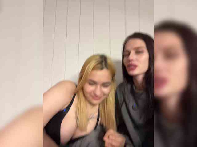 -Zoe-Love-'s chat room