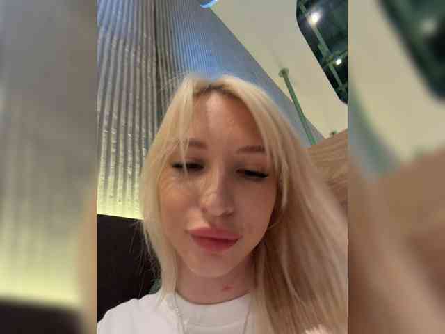 Cristi-Candy's chat room