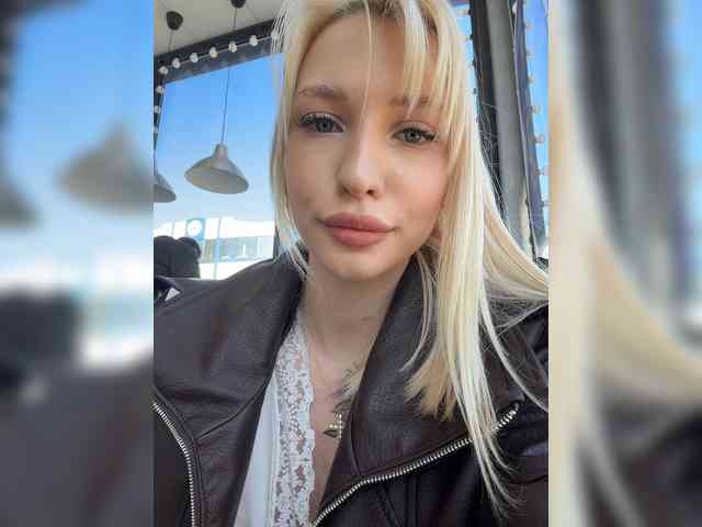 Cristi-Candy's chat room