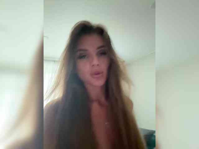 SweetyMia's chat room