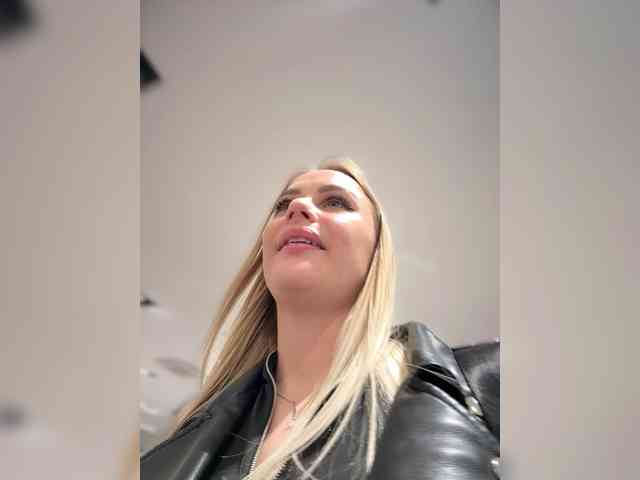 _Katrinka_'s chat room