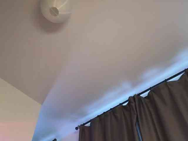 Eva--queen's chat room