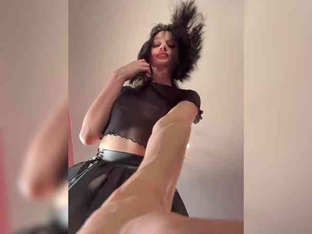 Enchantressss's chat room
