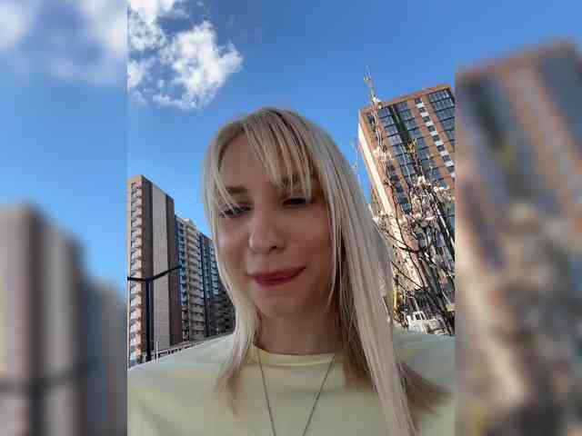 Cristi-Candy's chat room