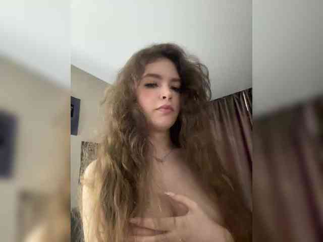 YourLadyyy's chat room