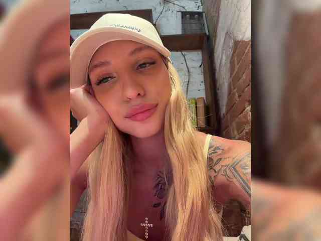 Cristi-Candy's chat room