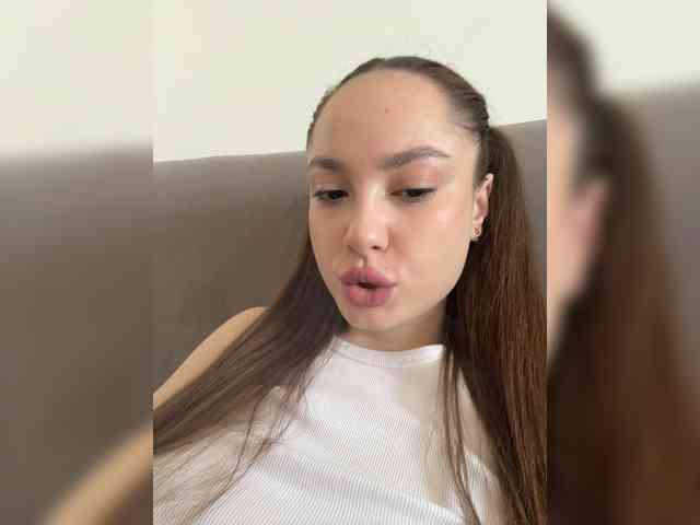 -Valeria-'s chat room