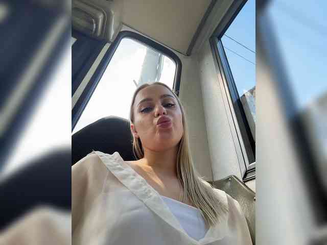 _Katrinka_'s chat room
