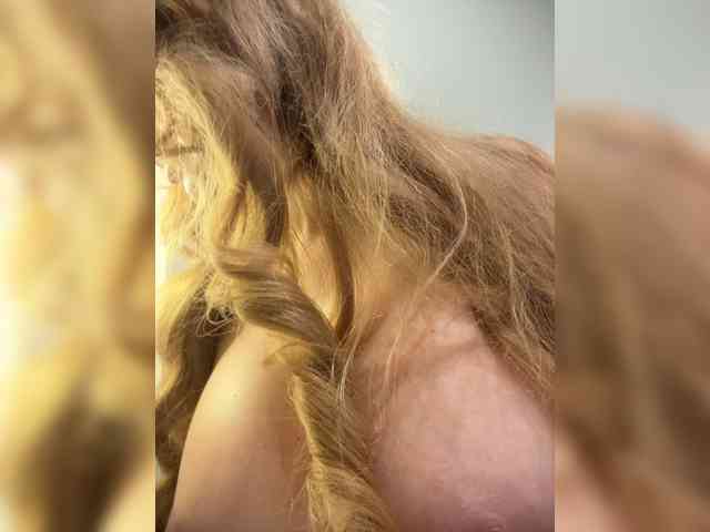 Milf_Zabava's chat room