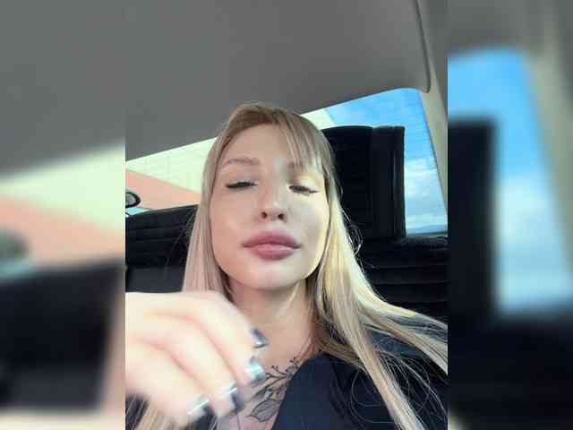 Cristi-Candy's chat room