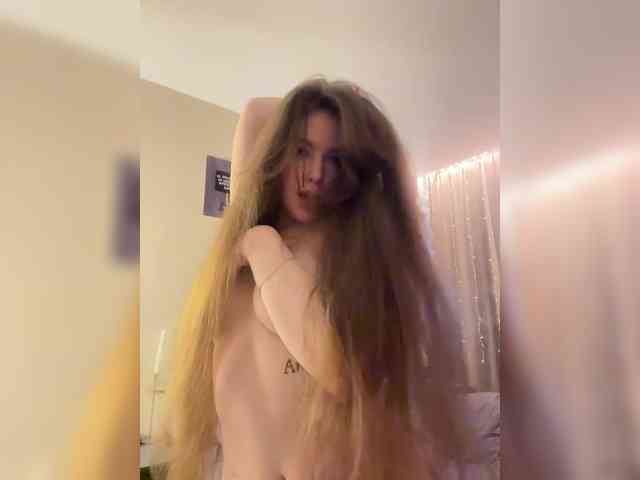 YourLadyyy's chat room