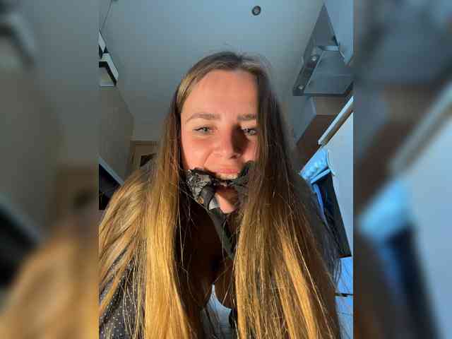 LolaSexxx's chat room